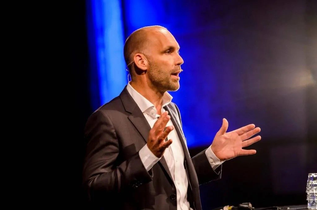 Richard van Hooijdonk op het podium
