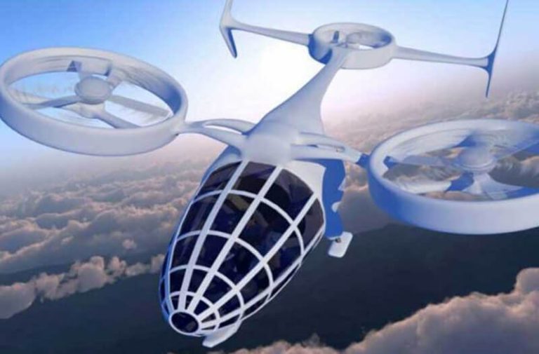 Futuristisch vliegtuig vliegt tussen de wolken door