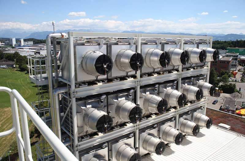 ClimeWorks plant with system that removes CO2 from the air